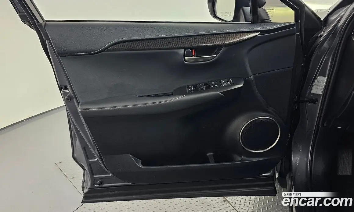 Lexus NX 2018 2.0 автомат (гидро), фото 14