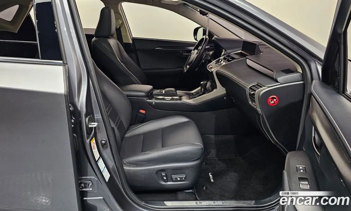 Lexus NX 2018 2.0 автомат (гидро), фото 16