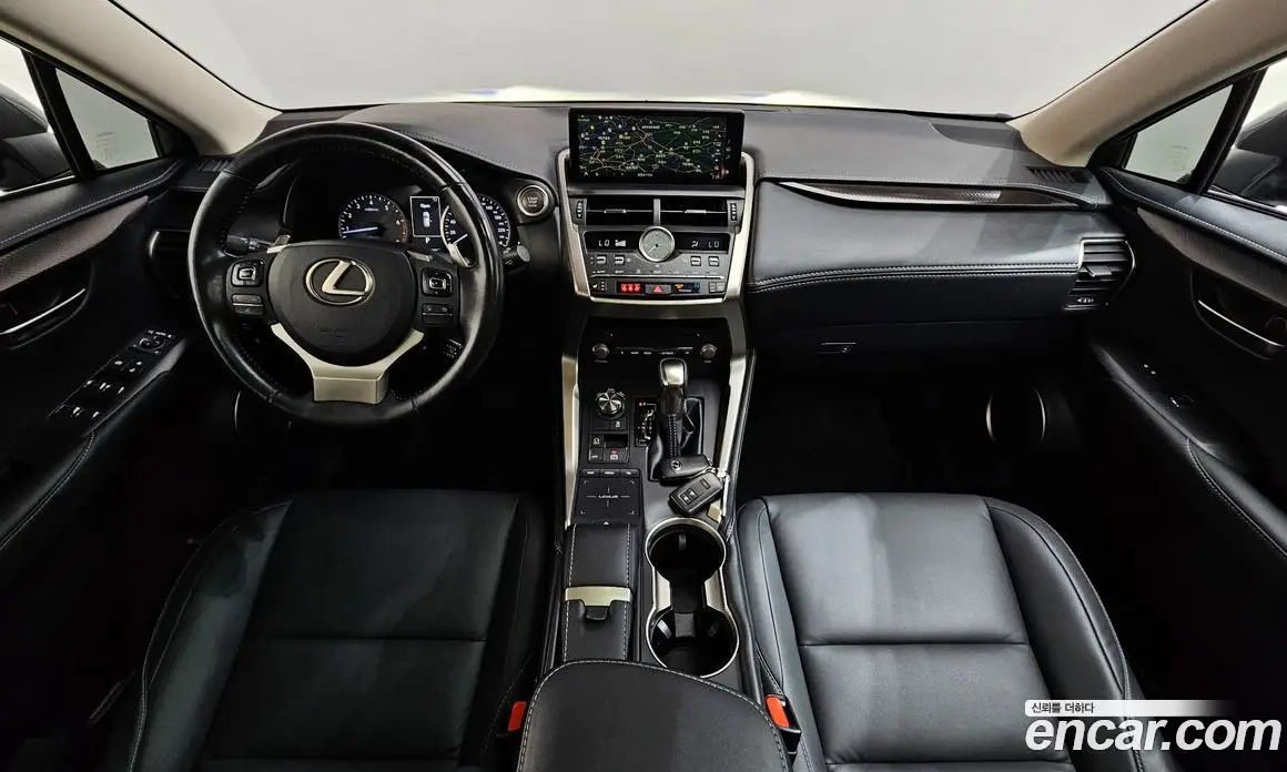 Lexus NX 2018 2.0 автомат (гидро), фото 10