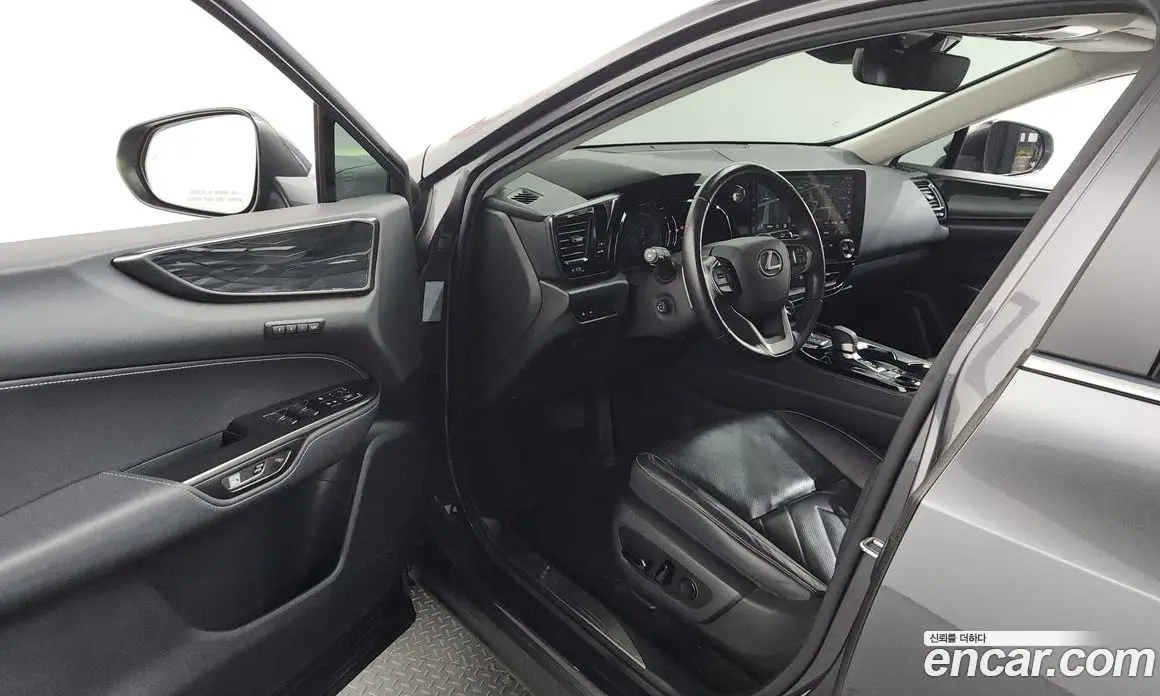 Lexus NX 2022 2.5 автомат (гидро), фото 13