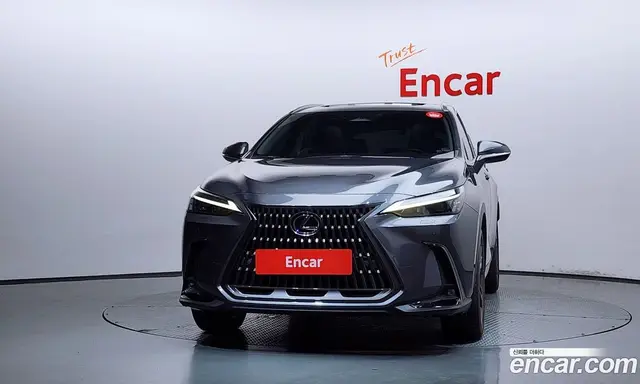 Lexus NX 2022 2.5 автомат (гидро), миниатюра 3