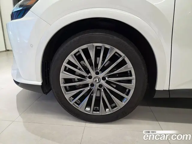 Lexus RX 2025 2.5 автомат (вариатор), миниатюра 5