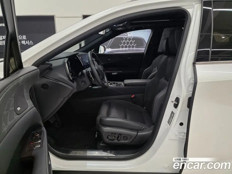 Lexus RX 2025 2.5 автомат (вариатор), фото 10