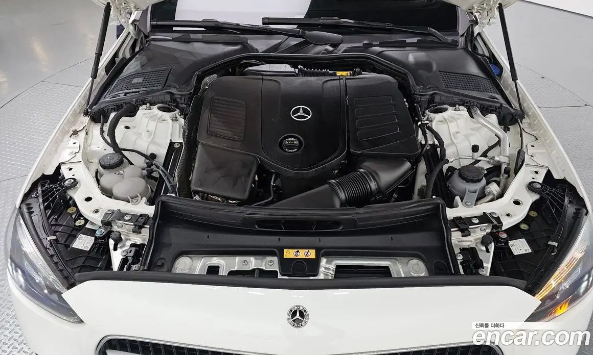 Mercedes-Benz C-Class 2023 2.0 автомат (гидро), фото 6