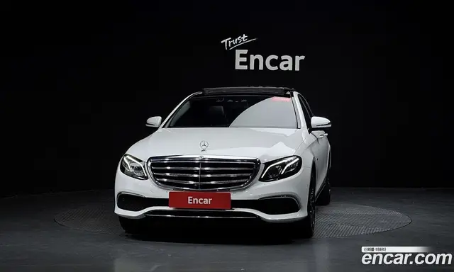Mercedes-Benz E-Class 2019 2.0 автомат (гидро), миниатюра 2