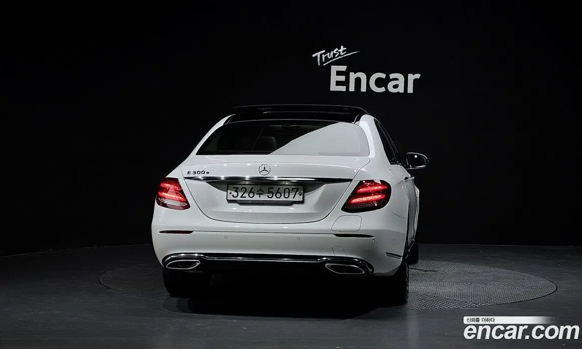 Mercedes-Benz E-Class 2019 2.0 автомат (гидро), фото 3