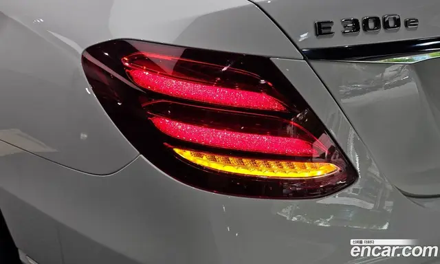 Mercedes-Benz E-Class 2019 2.0 автомат (гидро), миниатюра 8