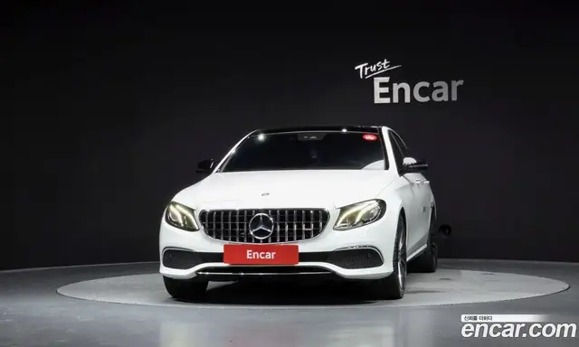Mercedes-Benz E-Class 2020 2.0 автомат (гидро), миниатюра 3