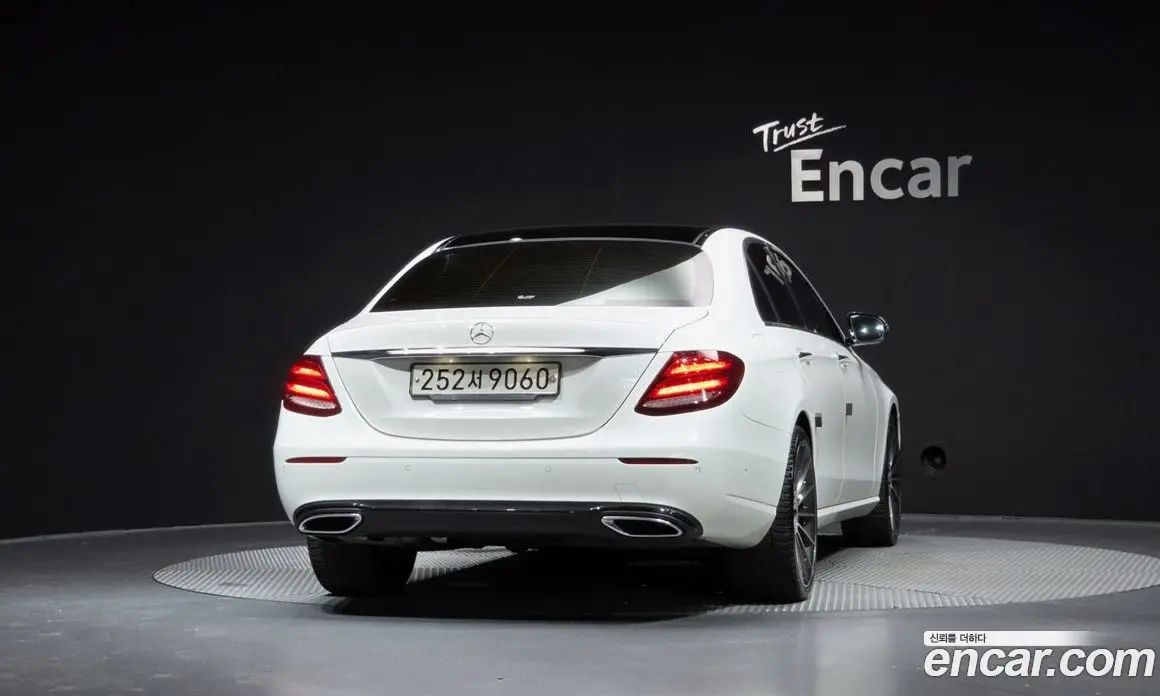 Mercedes-Benz E-Class 2020 2.0 автомат (гидро), фото 4