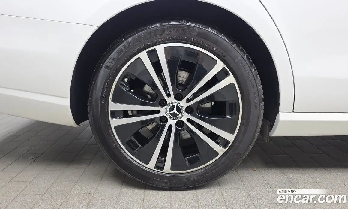 Mercedes-Benz E-Class 2021 2.0 автомат (гидро), фото 5