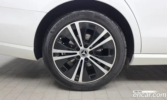 Mercedes-Benz E-Class 2021 2.0 автомат (гидро), миниатюра 5