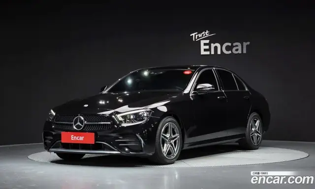 Mercedes-Benz E-Class 2022 2.0 автомат (гидро), миниатюра 1