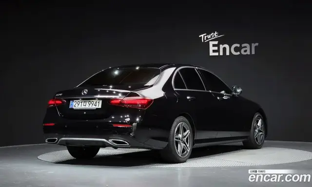 Mercedes-Benz E-Class 2022 2.0 автомат (гидро), миниатюра 2