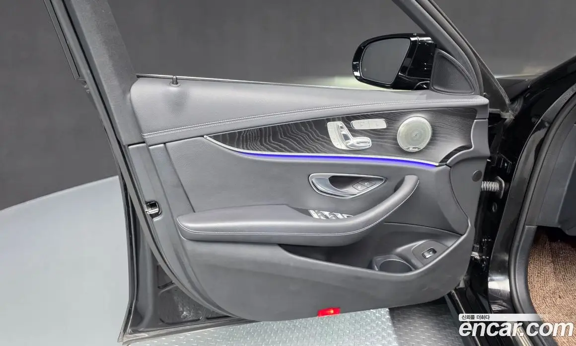 Mercedes-Benz E-Class 2022 2.0 автомат (гидро), фото 14