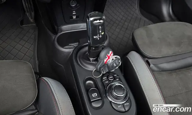 Mini Cooper Convertible 2022 2.0 автомат (гидро), миниатюра 11