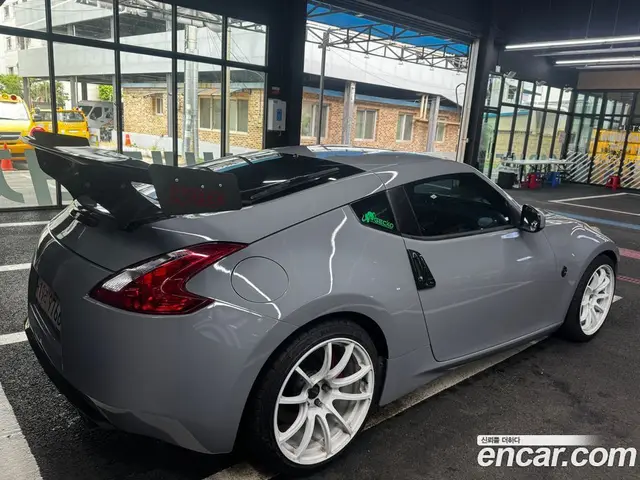 Nissan 370Z 2010 3.7 автомат (гидро), миниатюра 2