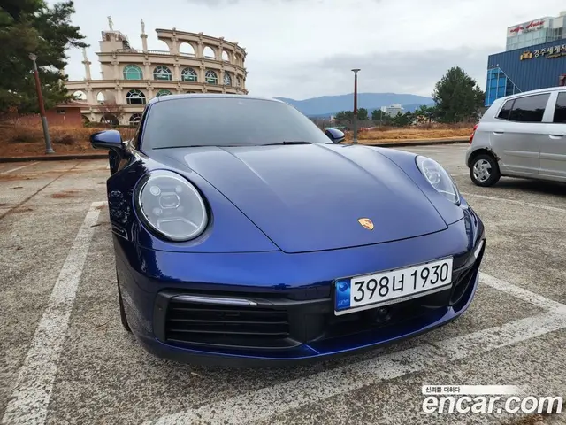 Porsche 911 2020 3.0 автомат (гидро), миниатюра 2