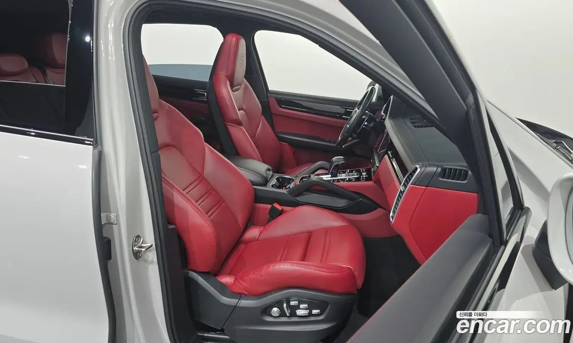 Porsche Cayenne 2021 3.0 автомат (гидро), фото 16