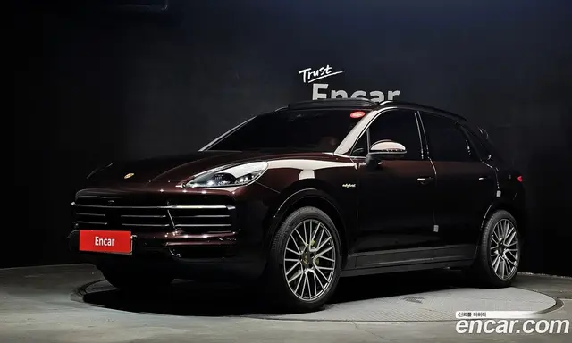 Porsche Cayenne 2023 3.0 автомат (гидро), миниатюра 1