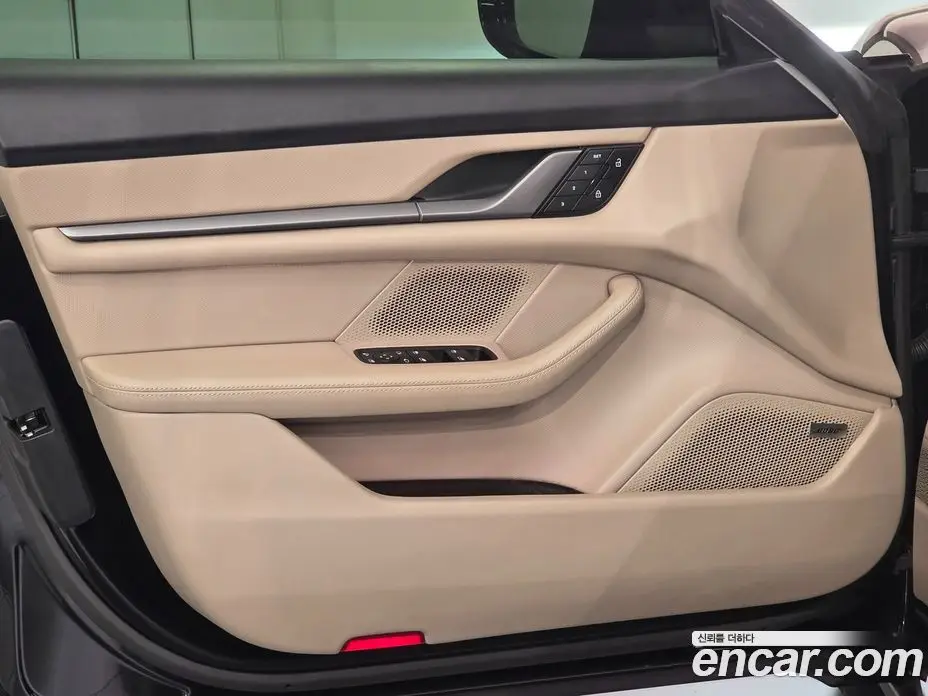 Porsche Taycan 2025 0.1 автомат (гидро), фото 10