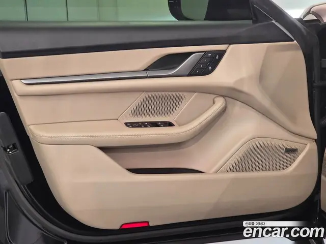 Porsche Taycan 2025 0.1 автомат (гидро), миниатюра 10