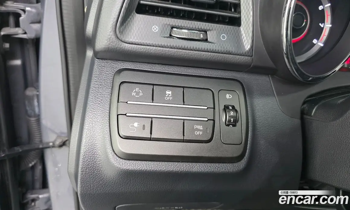 SsangYong TIBOLI 2017 1.6 автомат (гидро), фото 13