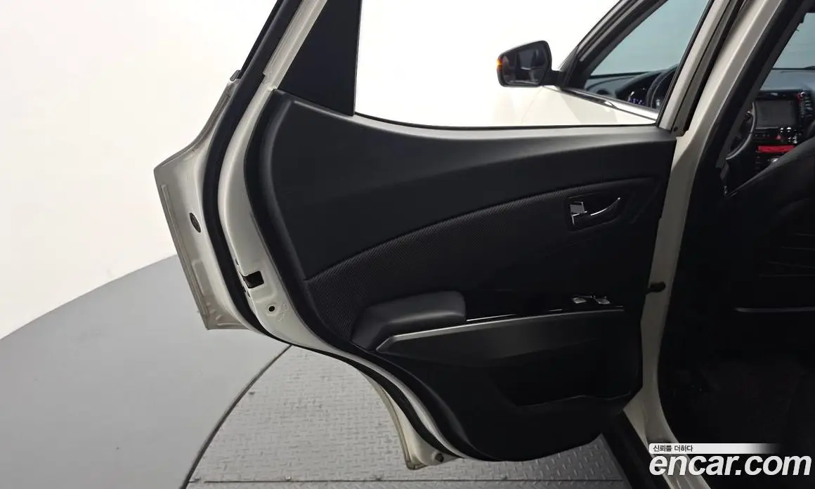SsangYong TIBOLI 2017 1.6 автомат (гидро), фото 15