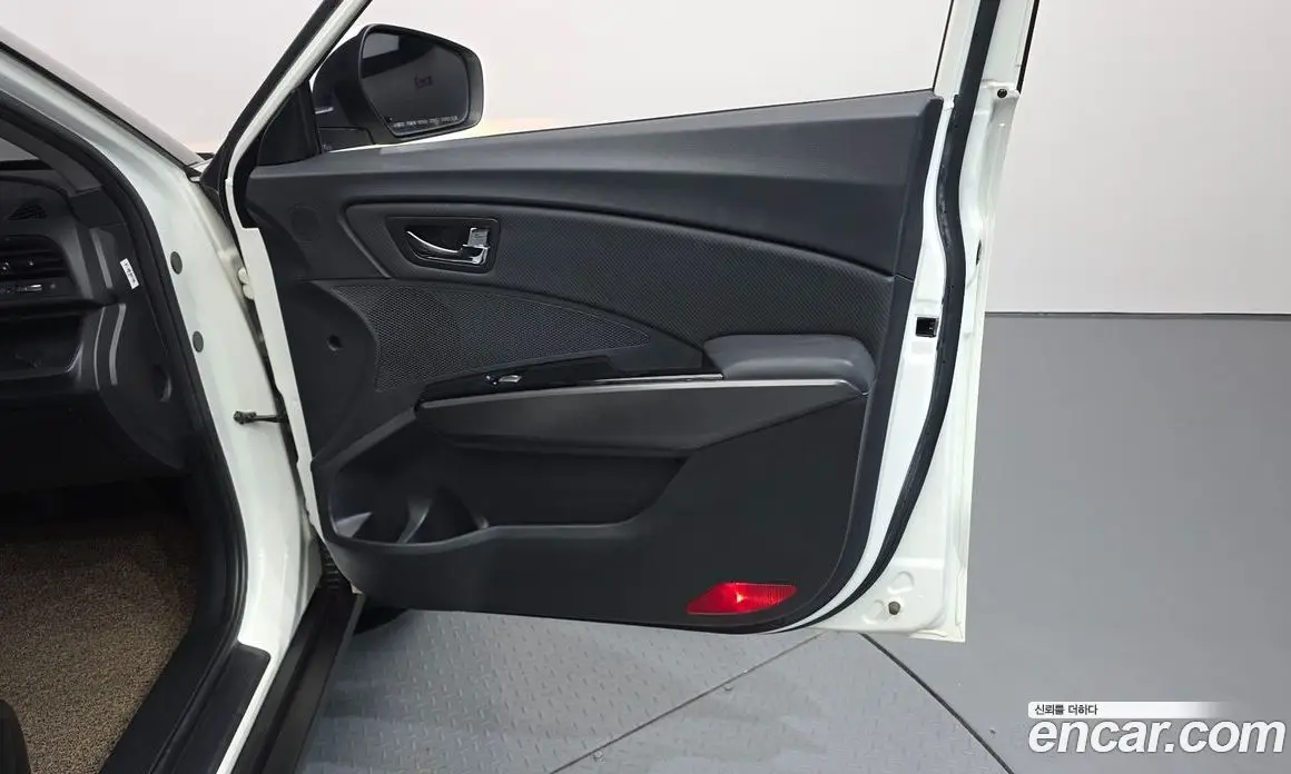 SsangYong TIBOLI 2018 1.6 автомат (гидро), фото 15