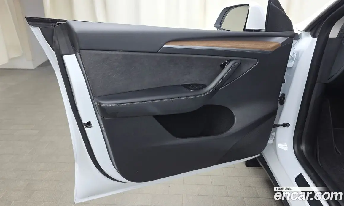 Tesla Model Y 2024 0.2 автомат (гидро), фото 13