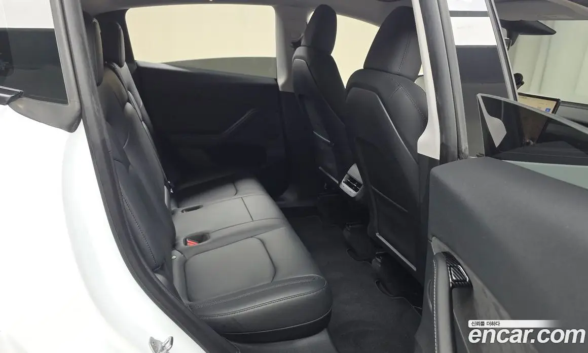 Tesla Model Y 2024 0.2 автомат (гидро), фото 17