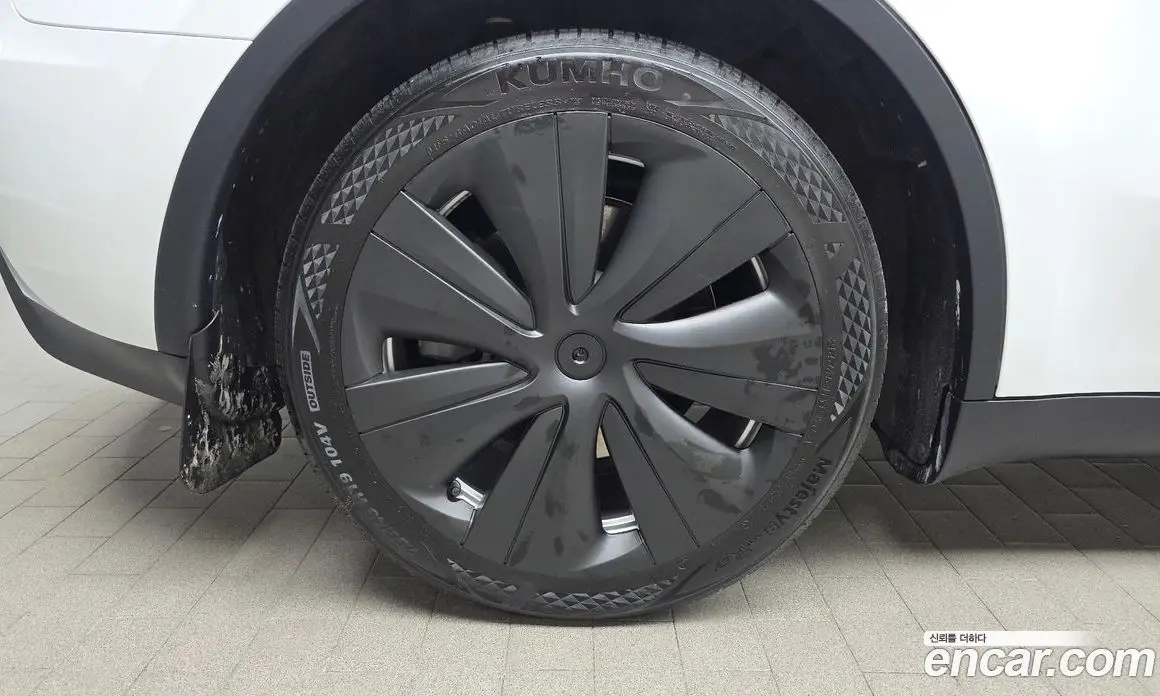 Tesla Model Y 2024 0.2 автомат (гидро), фото 4