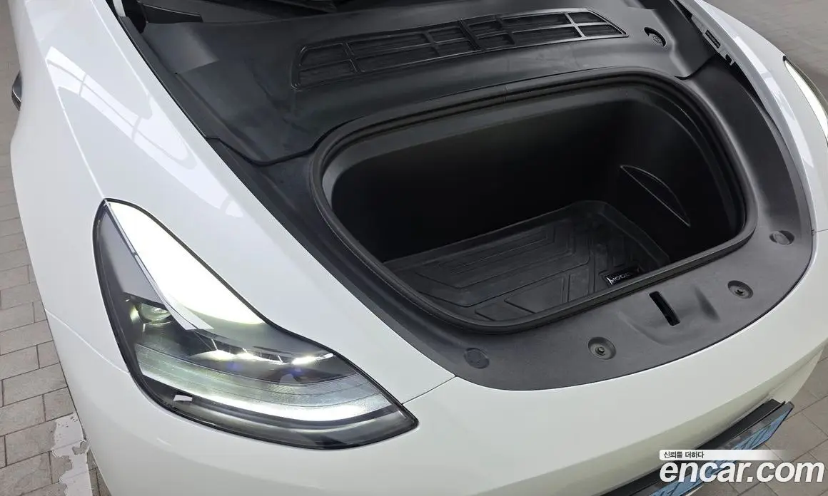 Tesla Model Y 2024 0.2 автомат (гидро), фото 5