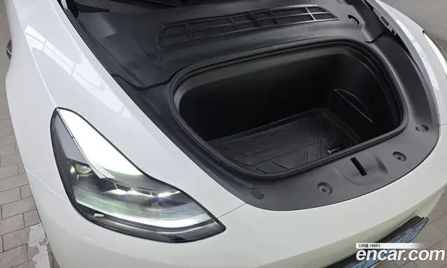 Tesla Model Y 2024 0.2 автомат (гидро), миниатюра 5