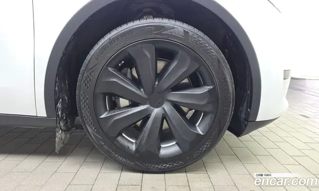 Tesla Model Y 2024 0.2 автомат (гидро), миниатюра 6