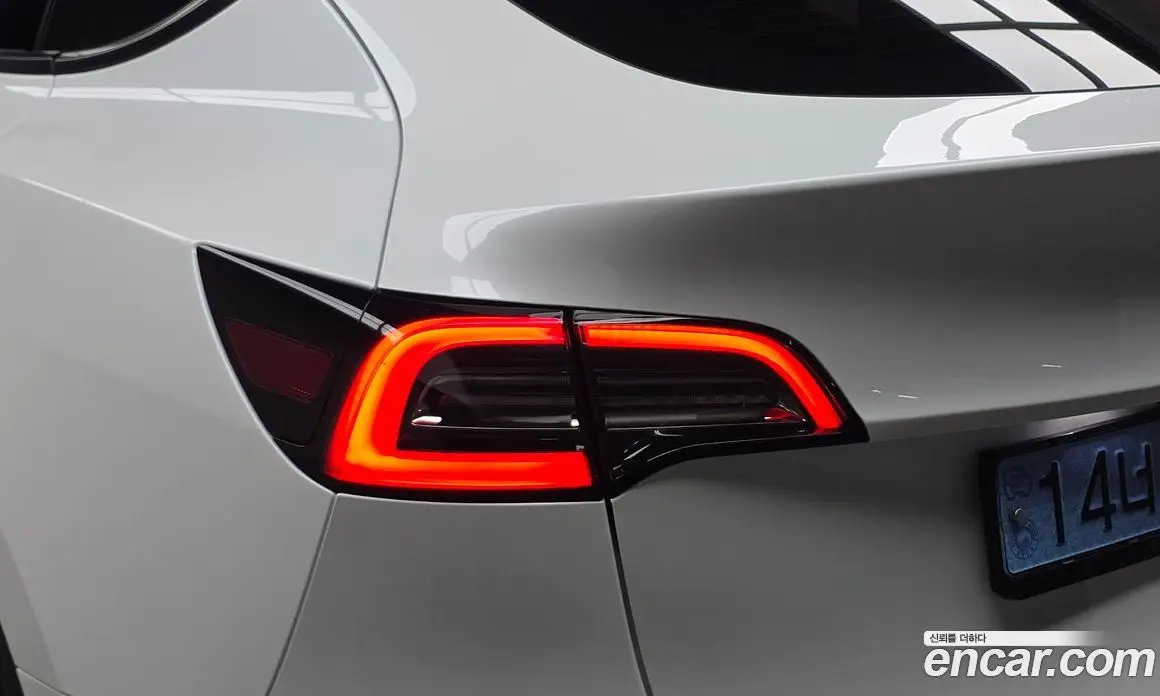 Tesla Model Y 2024 0.2 автомат (гидро), фото 8