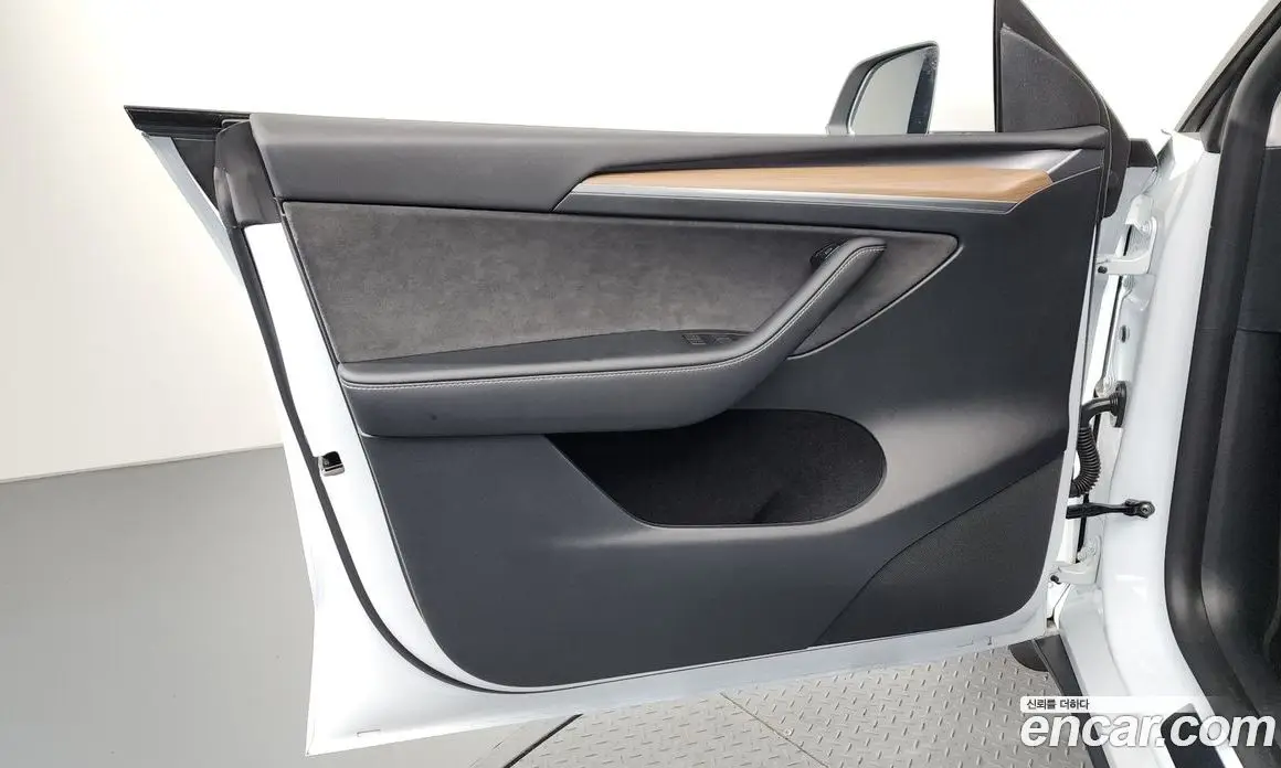 Tesla Model Y 2024 0.2 автомат (гидро), фото 13