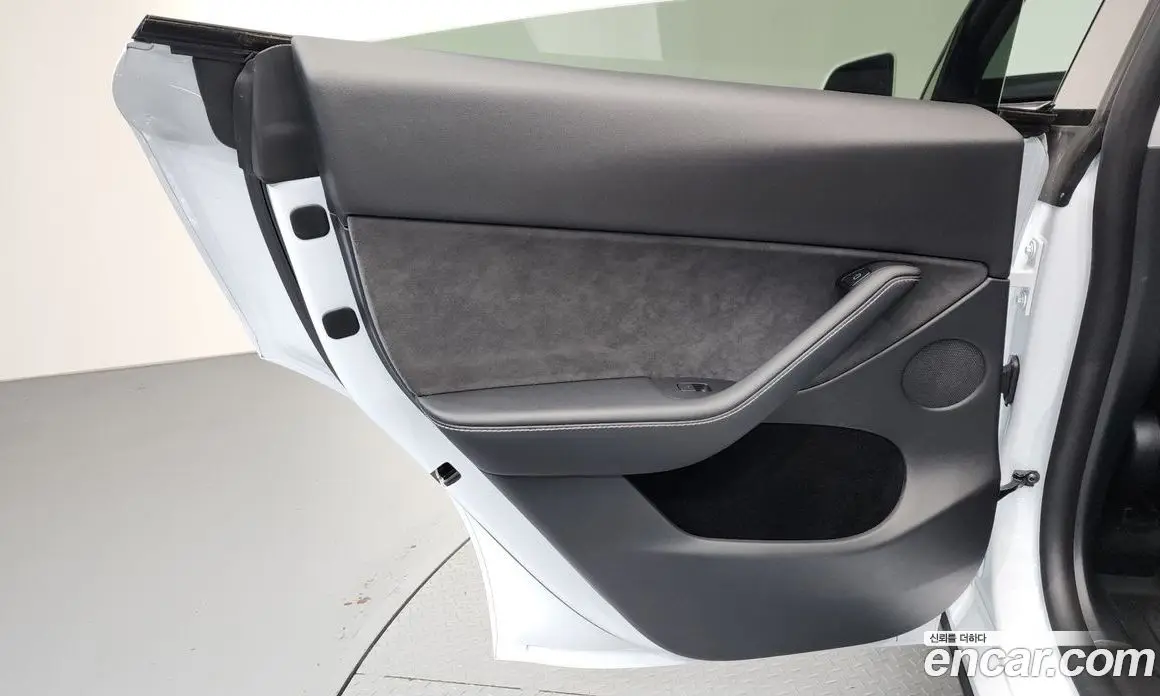 Tesla Model Y 2024 0.2 автомат (гидро), фото 14