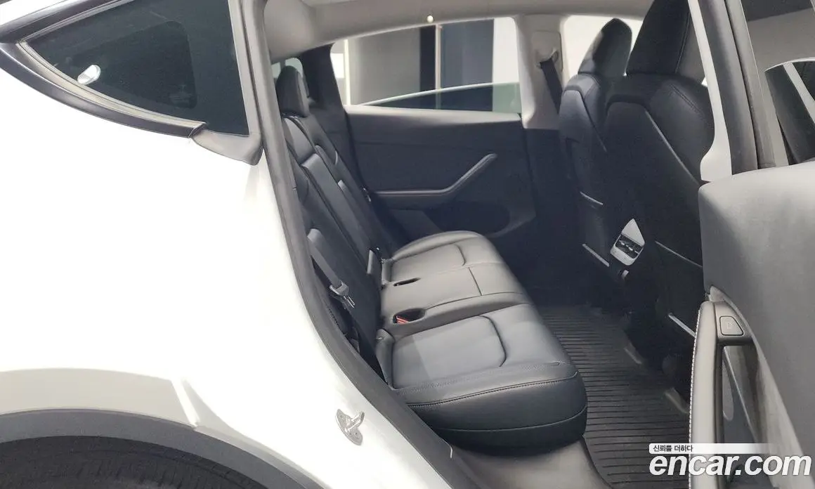 Tesla Model Y 2024 0.2 автомат (гидро), фото 16