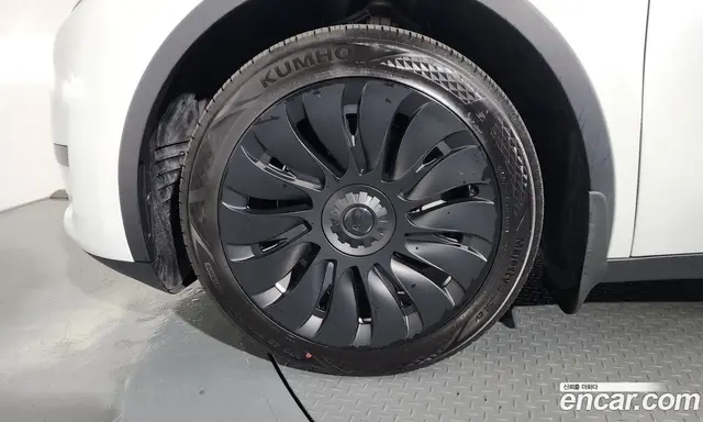 Tesla Model Y 2024 0.2 автомат (гидро), миниатюра 4