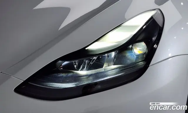 Tesla Model Y 2024 0.2 автомат (гидро), миниатюра 7