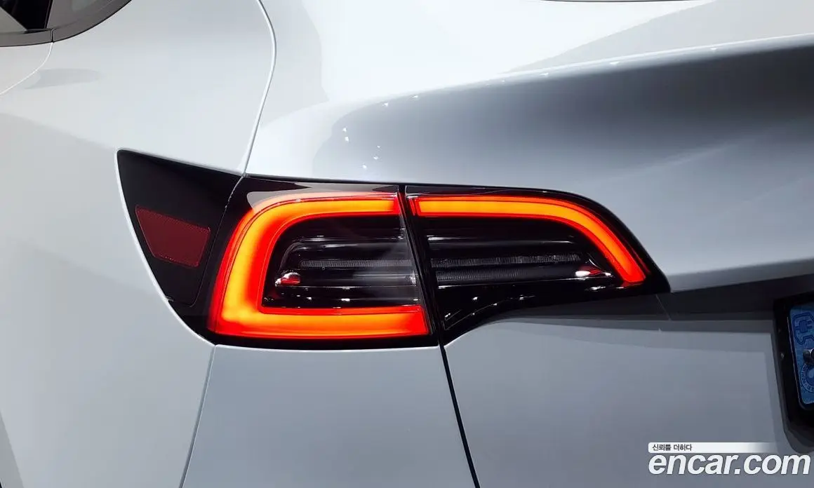 Tesla Model Y 2024 0.2 автомат (гидро), фото 8