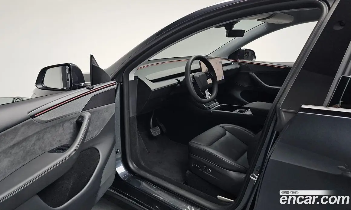 Tesla Model Y 2025 0.2 автомат (гидро), фото 12