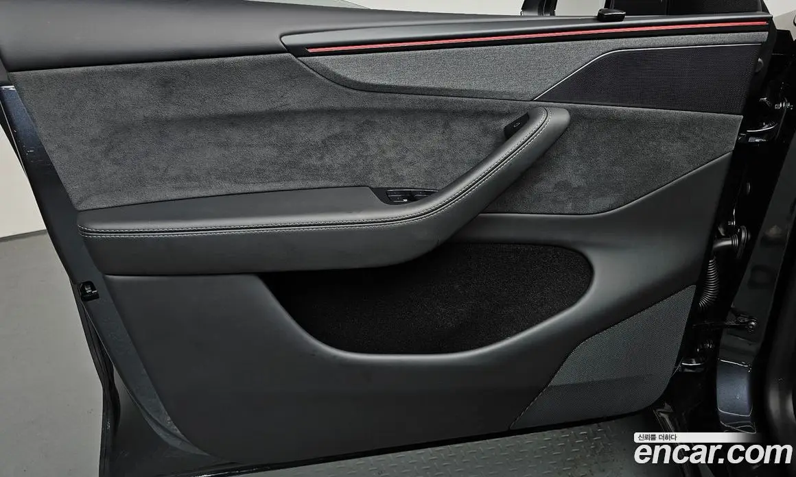 Tesla Model Y 2025 0.2 автомат (гидро), фото 13