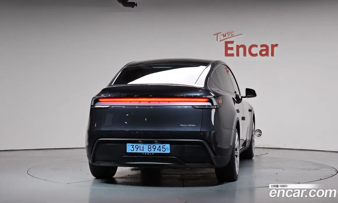 Tesla Model Y 2025 0.2 автомат (гидро), фото 3