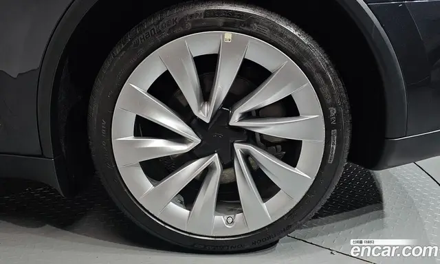 Tesla Model Y 2025 0.2 автомат (гидро), миниатюра 6