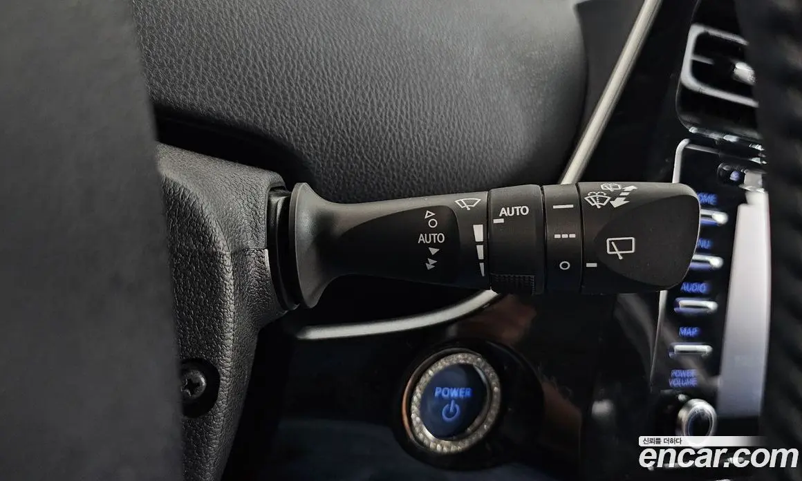 Toyota Prius 2021 1.8 автомат (гидро), фото 20