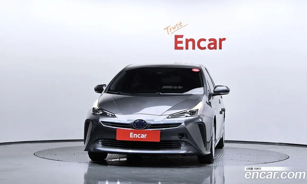 Toyota Prius 2021 1.8 автомат (гидро), фото 3