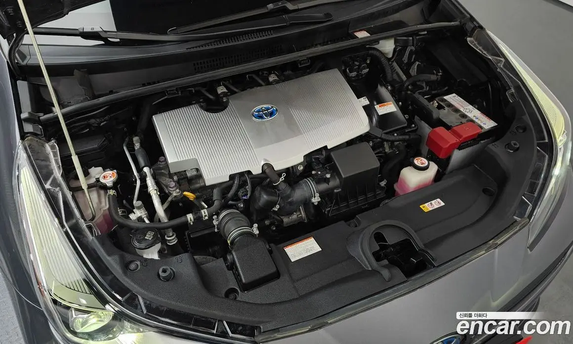 Toyota Prius 2021 1.8 автомат (гидро), фото 6