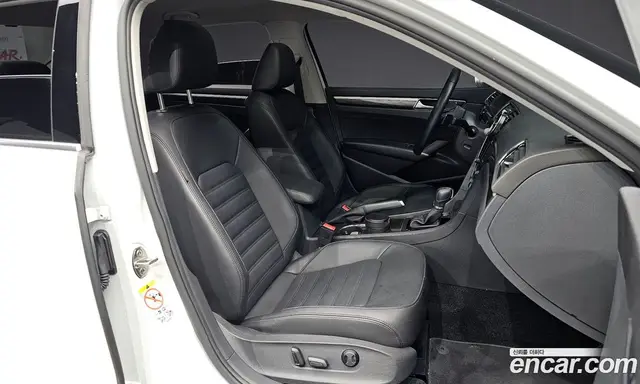 Volkswagen Passat 2018 2.0 автомат (гидро), миниатюра 11