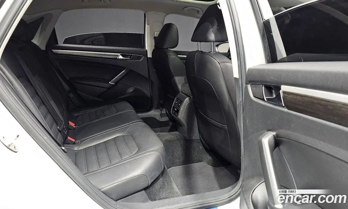 Volkswagen Passat 2018 2.0 автомат (гидро), фото 12